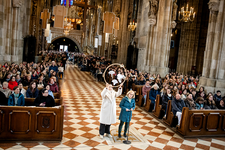 Begegnungsgottesdienst der St. Nikolausstiftung im Wiener Stephansdom