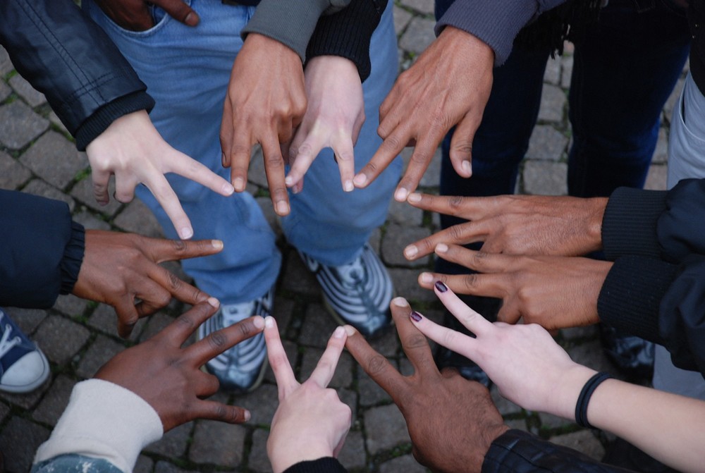 Hände von jungen Menschen / caritas.at Hände von jungen Menschen