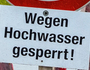 Hochwasser 2013. Österreich. Überflutungen und Überschwemmungen. Gesperrte Straße