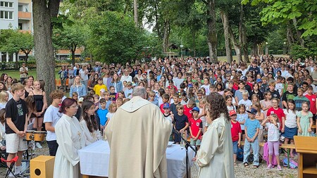 Festgottesdienst zum 150-Jahr-Jubiläum der Schulen der Amstettner Franziskanerinnen