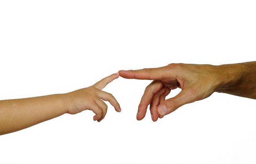 Kinder- und Erwachsenenhand / pixabay/gemeinfrei Jungschar, Diakonie, Familienverband pochen auch Kinderrechte