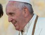 Papst Franziskus bei der Willkommenszeremonie  in La Paz mit dem bolivianischen Präsidenten Evo Morales am 8. Juli 2015.