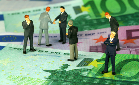 Figuren auf Geldscheine [ (c) www.BilderBox.com, Erwin Wodicka, Siedlerzeile 3, A-4062 Thening, Tel. + 43 676 5103678.Verwendung nur gegen HONORAR, BELEG,URHEBERVERMERK und den AGBs auf bilderbox.com](in an im auf aus als and beim mit einer einem ein