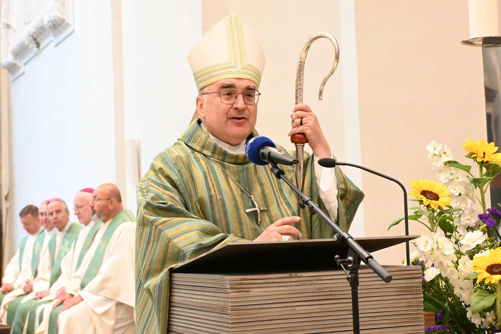 Bischof Wilhelm Krautwaschl / Kathpress / Georg Pulling Der steirische Bischof bei einem Gottesdienst in der Basilika Mariazell
