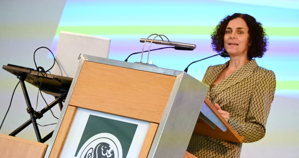 Claudia Paganini / Kathpress / Henning Klingen Innsbrucker Medienethikerin Claudia Paganini bei einem Vortrag am 6. August 2025 bei den Salzburger Hochschulwochen