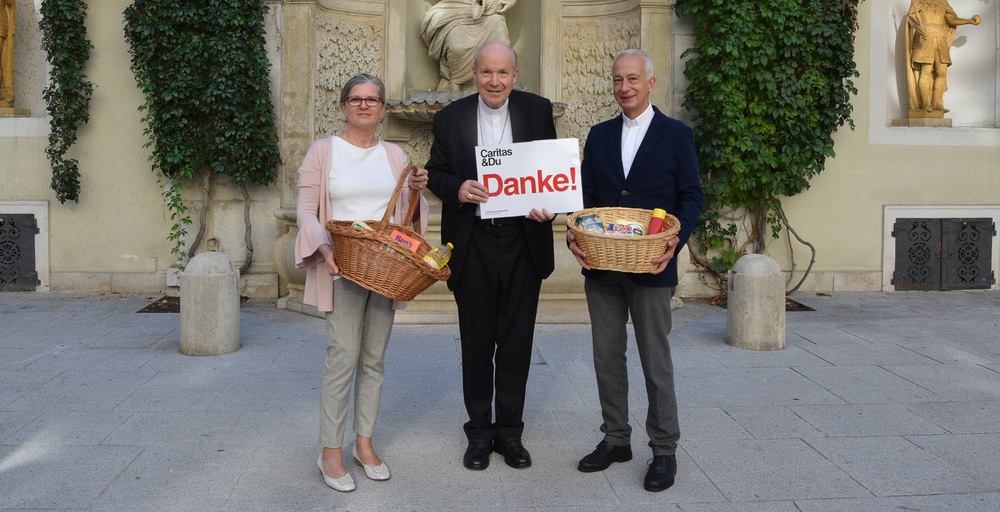 Erika Spinka (Le+O), Kardinal Christoph Schönborn, Caritas-Präsident Michael Landau (v.l.) / kathpress / Iris Ehgartner Erika Spinka (Le+O), Kardinal Christoph Schönborn, Caritas-Präsident Michael Landau (v.l.)