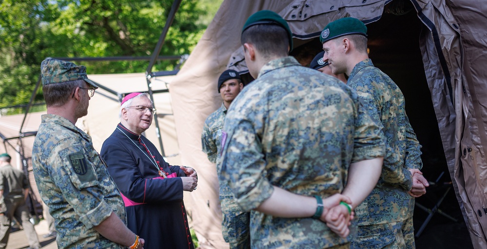 Wehrdienst: Militärbischof Freistetter befürwortet Verlängerung
