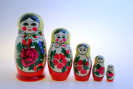 Babuschkas [ (c) www.BilderBox.com, Erwin Wodicka, Siedlerzeile 3, A-4062 Thening, Tel. + 43 676 5103678.Verwendung nur gegen HONORAR, BELEG,URHEBERVERMERK und den AGBs auf bilderbox.com](in an im auf aus als and beim mit einer einem eines * & der di