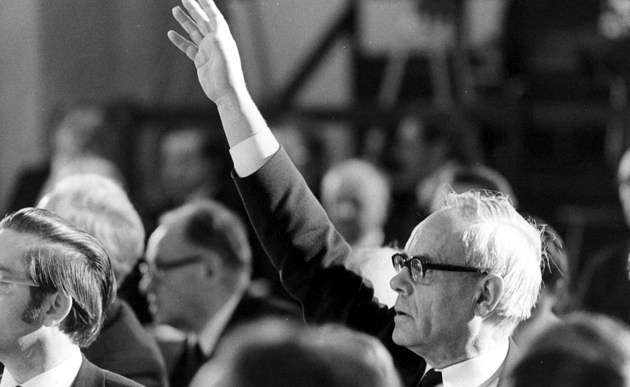 Karl Rahner während der Zweite Sitzungsperiode der Vollversammlung der gemeinsamen Synode der Bistümer der BRD in Würzburgvom 10.5. bis 14.5.1972