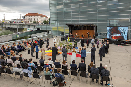 Multireligiöse Corona-Gedenkfeier in Linz