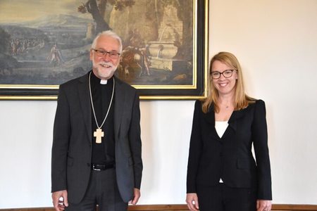 Ministerin Helena Jaklitsch bei Bischof Josef Marketz