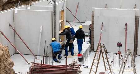 Bauarbeiter bei der Arbeit