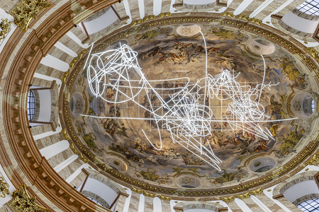 Forms through folds (ascending)... in der Wiener Karlskirche