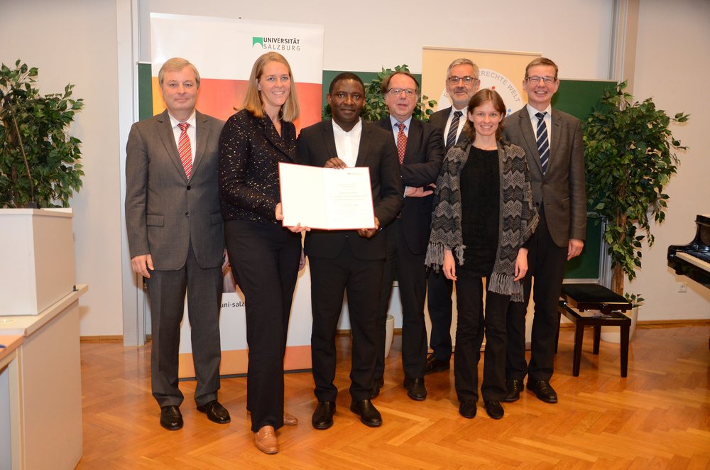 Uni Salzburg ehrt Theologen aus Nigeria mit Erwin-Kräutler-Preis