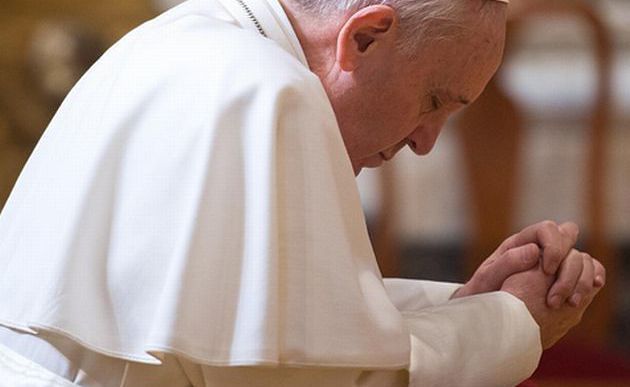 Papst im Gebet / Instagram / franciscus