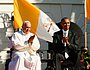 Begrüßungszeremonie für Papst Franziskus im South Lawn des Weißen Hauses am 23. September 2015 in Washington. Bild: US-Präsident Barack Obama und Papst Franziskus klatschen.