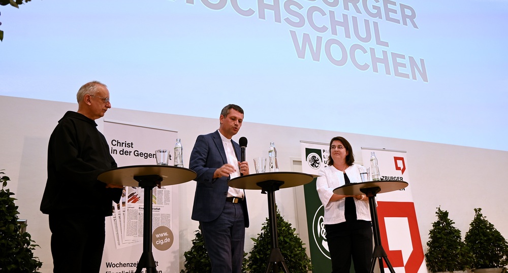 Theologen: Kirchenräume sollten zu Lebensräumen werden