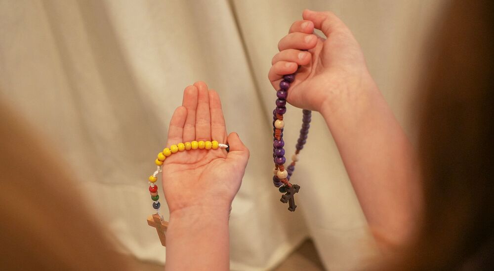 Glettler: Rosenkranz als 'wirkmächtiges Friedensgebet' neu entdecken