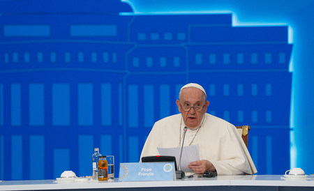 Papst Franziskus spricht bei der Vollversammlung des 'VII. Kongresses von Welt- und traditionellen Religionen' mit Religionsführern im 'Palast der Unabhängigkeit' am 14. September 2022 in Nur-Sultan (Kasachstan).
