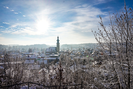 'Katholischer Gottesdienst', ''getauft und gesandt - Einheit in Christus'.' Aus der Pfarrkirche Maria Himmelfahrt in V?cklamarkt: Mit der Gemeinde feiert Pfarrer Wolfgang Schn?lzer.'Seht, das Lamm Gottes, das die S?nde der Welt hinwegnimmt.' - sagt 