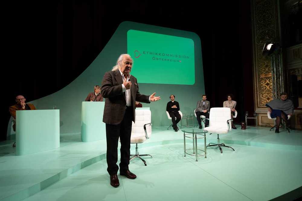 Schirach-Stück 'Gott im Grazer Schauspielhaus