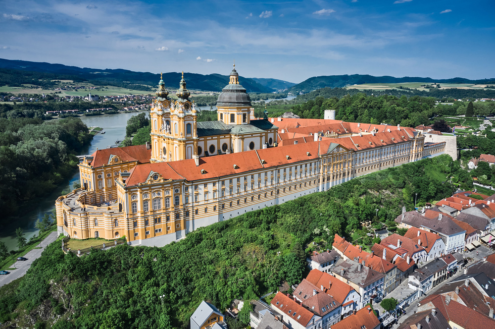 Der katholische Gottesdienst am Palmsonntag wird aus der Stiftkirche Melk in ?sterreich ?bertragen.