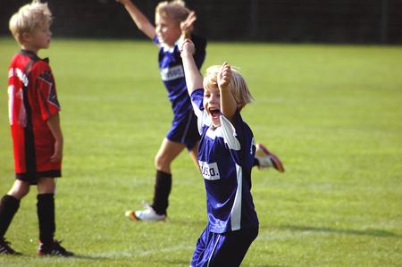 Kinder beim Fußballmatch