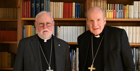 v.l.: Kurienerzbischof Paul und Kardinal Christoph Schönborn