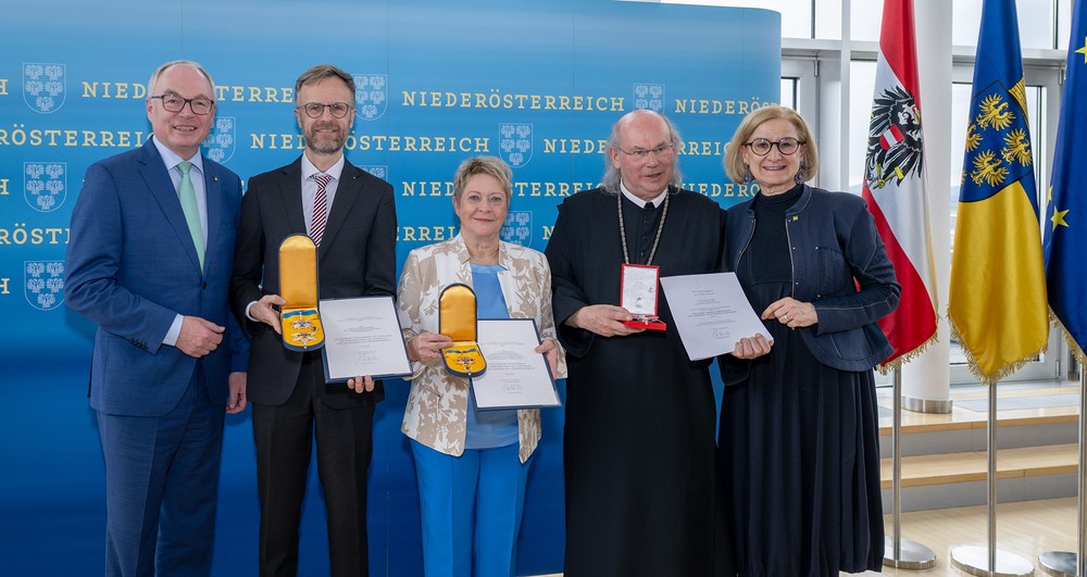 Hohe staatliche Auszeichnung für Melker Abt Wilfinger