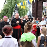 Besuch in der Pfarre von Naratsch