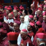 II. Vatikanisches KonzilDer Gründer und Leiter der protestantischen Mönchsgemeinschaft von Taizé, Roger Schütz, unter den  Konzilsvätern.