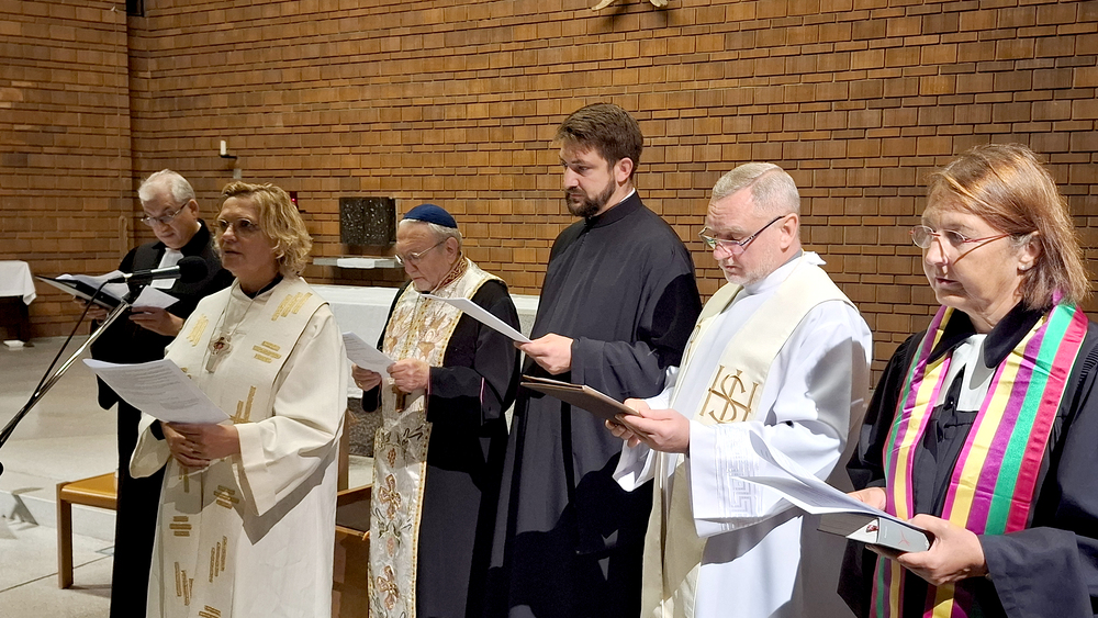 Mitglieder des Ökumenischen Rates der Kirchen in Österreich / Georg Pulling Österreichs Kirchen protestieren gegen Haft armenischer Geistlicher