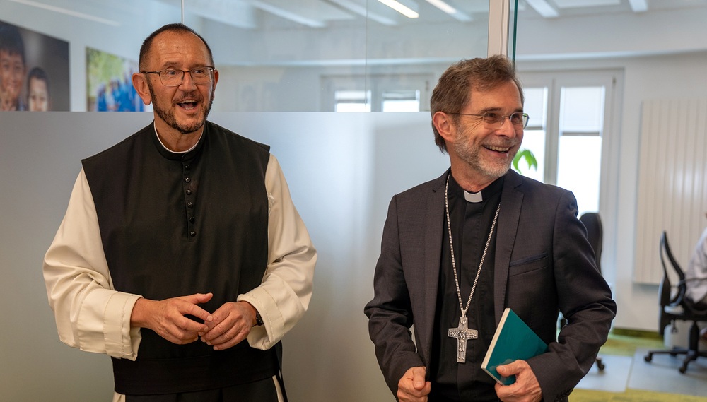 Pater Karl Wallner und Erzbischof Josef Grünwidl / Missio/Amomonpon Erzbischof Grünwidl mit viel Lob für Päpstliche Missionswerke