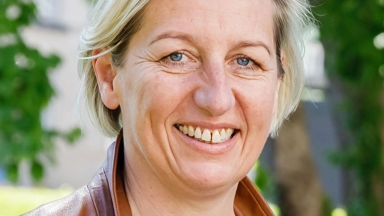 BILD zu OTS - Kristina Edlinger-Ploder ?bernimmt die Aufgaben als Vizepr?sidentin der Caritas ?sterreich mit 1. Juli 2021. Sie ist mit der Caritas-Arbeit durch ihre beruflichen Stationen seit ?ber 20 Jahren verbunden, fungiert als Vorsitzende des Kur