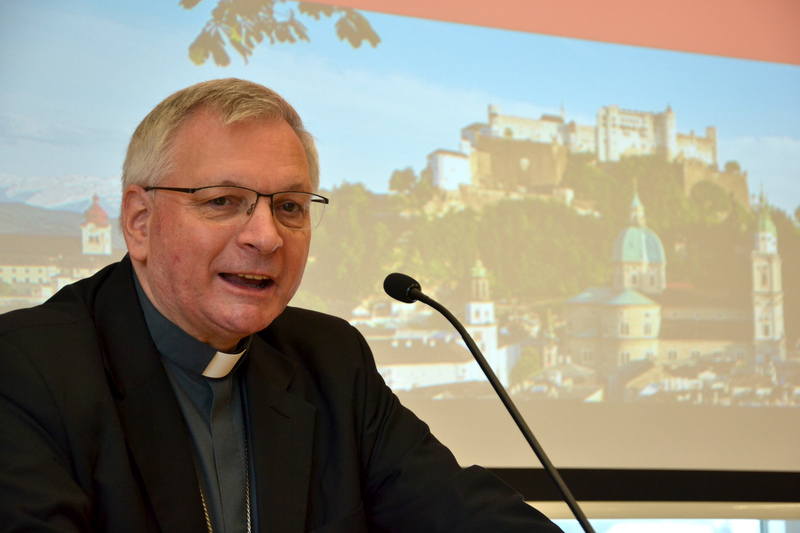 Militärbischof Werner Freistetter bei der Eröffnung der Tagung 'Religion & Staat' am 1. März 2018 in St. Virgil/Salzburg