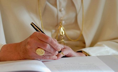 Papst Benedikt XVI. unterzeichnete seine zweite Enzyklika