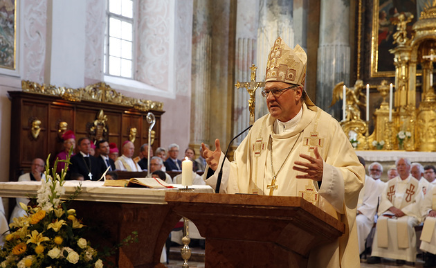 ©Oskar Höher - Rechtlicher Hinweis: Dieses Foto ist honorarfrei. Es gelten unsere Allgemeinen Geschäftsbedingungen. The reproduction of this picture is restricted according to our terms., Oskar Höher Abschiedsgottesdienst von Bischof Alos Schwarz©Hoeher Oskar