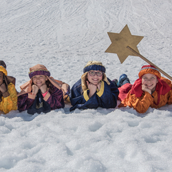 Sternsinger aus Kirchdorf an der Krems und Bad Ischl in Hinterstoder auf der Höss beim Fotoshooting für Drei Königs Aktion 2018Foto: Jack Haijes