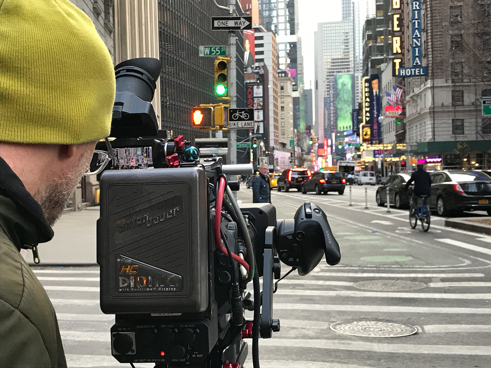 'FeierAbend', 'Gandhi, Bonhoeffer und die Bergpredigt.' Denken und Handeln des indischen Freiheitsk?mpfers Mahatma Gandhi hatten gro?en Einfluss auf den evangelischen Theologen Dietrich Bonhoeffer, der von den Nazis ermordet wurde. 1930/31 verbrachte