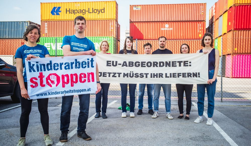 Aktivisten des Bündnisses 'Menschenrechte brauchen Gesetze!” 