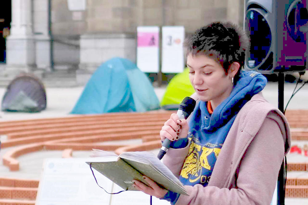 Poetry-Slammerin Lisa Paulsen / Bernhard Rudinger Poetry-Slammerin Lisa Paulsen