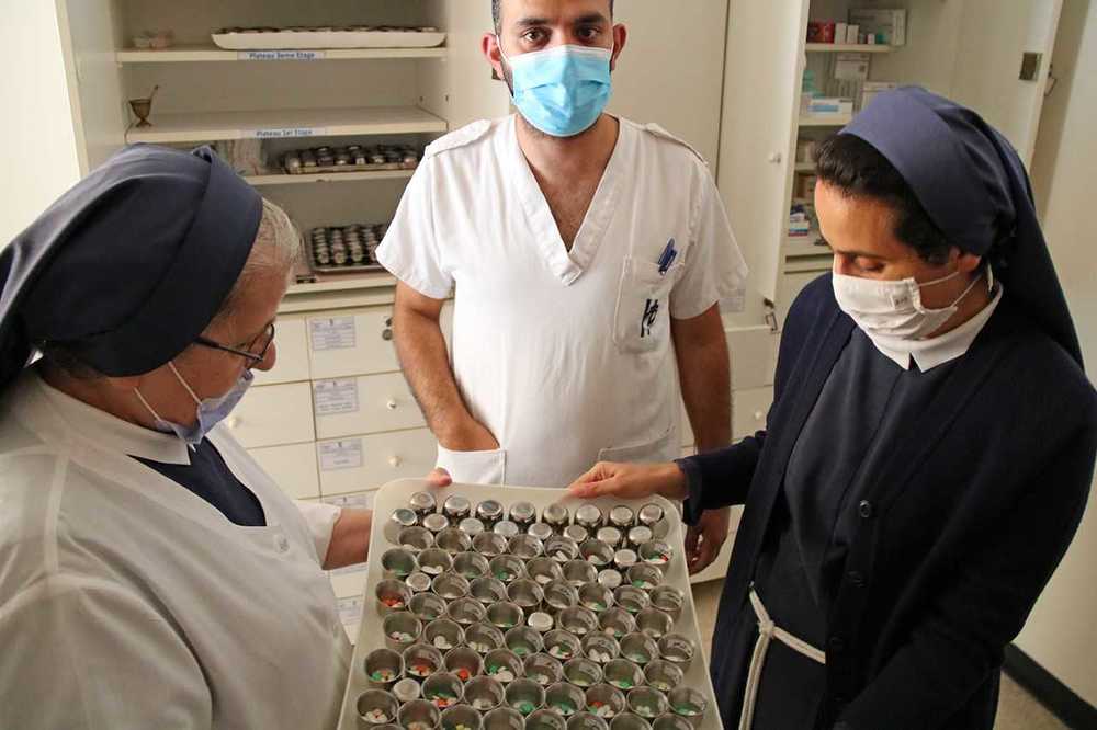 Krankenpfleger und Ordensschwestern in Beirut / Kirche in Not Krankenpfleger und Ordensschwestern in Beirut