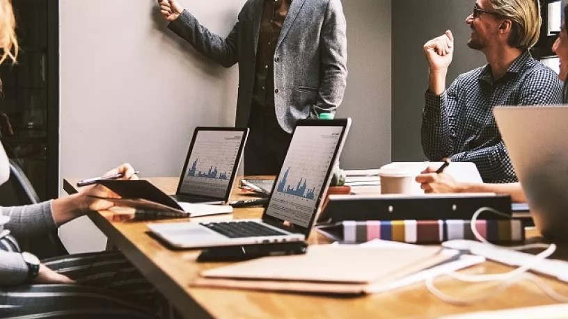 Weiterbildungszeit: Erwachsenenbildner fordern konkrete Richtlinien