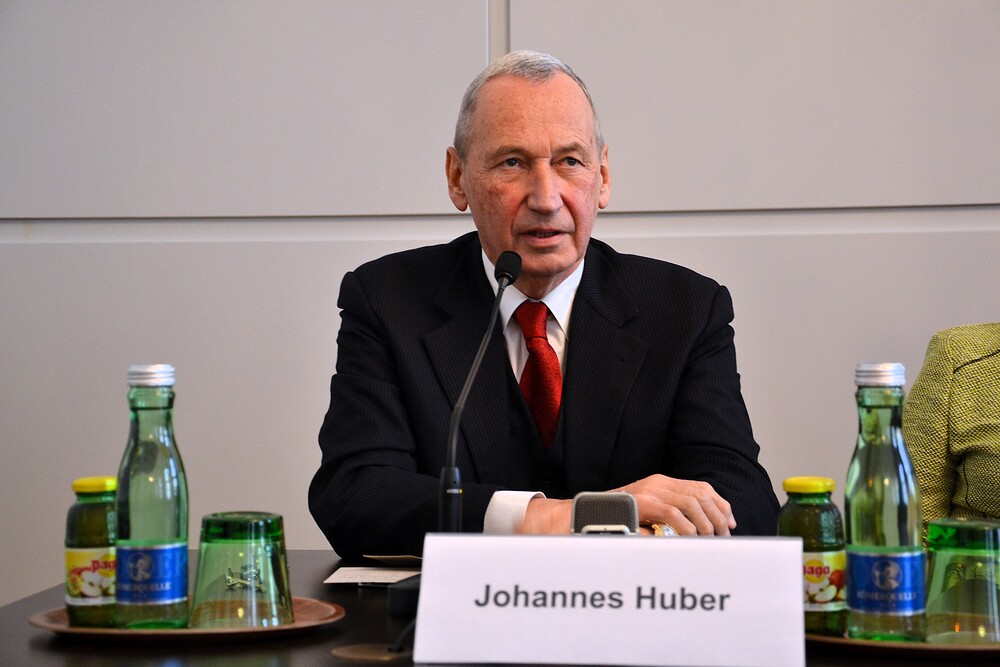 Johannes Huber / Kathpress / Paul Wuthe Auszeichnung für Mediziner und Theologen Johannes Huber