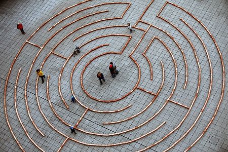 foto: VOLKER WEIHBOLD labyrinth am domplatz von wegen fastenaktion der katholischen jugend linz