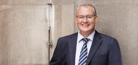 Photo by: Joseph Krpelan (www.derknopfdruecker.com)