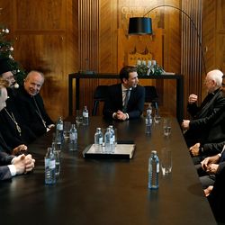 Am 4. Dezember 2018 empfingen Bundeskanzler Sebastian Kurz (m.) und Bundesminister Gernot Bl?mel (l.) Vertreter christlicher Religionen im Bundeskanzleramt.