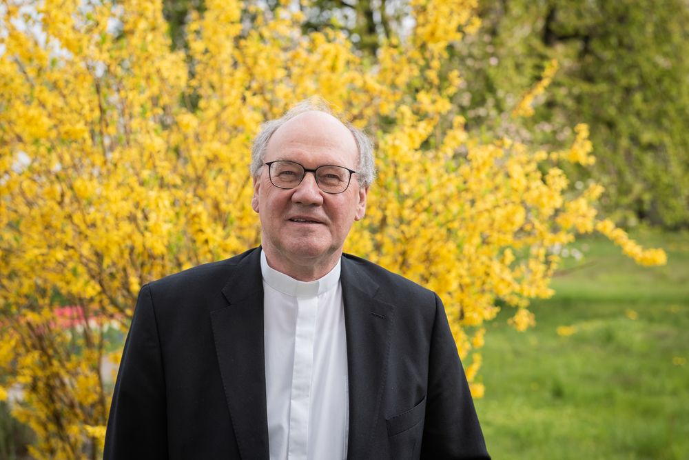Bischof der Diözese St. Pölten, im Bischofsgarten, im Frühling, St. Pölten, 29. April 2021