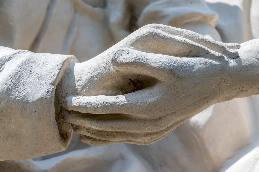 Österreich, Niederösterreich, Retz. / Erwin Wodicka - wodicka@aon.at Österreich, Niederösterreich, Retz, Kalvarienberg, Statue mit Händen