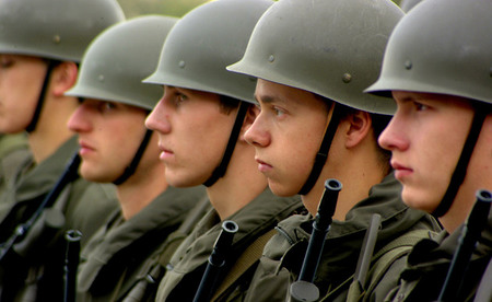 Angelobung beim oesterreichischen Bundesheer Bundesheerangelobung, Milit?rangelobung, Militaerangelobung, Disziplin, streng, Ordnung, Haltung, Soldaten, strammstehen, Copyright (2000) by BilderBox; Erwin Wodicka; A- 4062 Thening, www.bilderbox.co